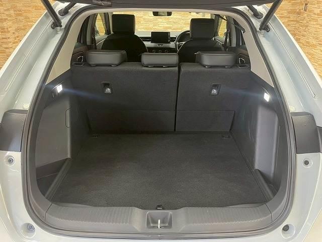 ヴェゼル ｅ：ＨＥＶ　Ｚ　Ｇａｔｈｅｒｓ９インチナビＴＶ　ホンダセンシング　ＥＴＣ　バックカメラ　ハーフレザー　シートヒーター　電動リアゲート　障害物センサー　ブラインドスポットモニター　レーンアシスト　追従クルコン　ＬＥＤ（13枚目）