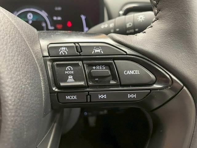 ヤリスクロス ＨＹＢＲＩＤ　Ｚ　ウルバーノ　純正ナビＴＶ　全周囲　追従クルコン　ＥＴＣ　シートヒーター　ハーフレザー　パワーシート　ＬＥＤヘッドライト　ブラインドスポットモニター　オートエアコン　オートライト　ＨＤＭＩ　オートマチックハイビーム（7枚目）