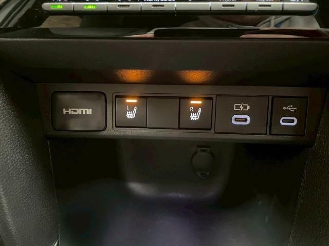 ヤリスクロス ＨＹＢＲＩＤ　Ｚ　ウルバーノ　純正ナビＴＶ　全周囲　追従クルコン　ＥＴＣ　シートヒーター　ハーフレザー　パワーシート　ＬＥＤヘッドライト　ブラインドスポットモニター　オートエアコン　オートライト　ＨＤＭＩ　オートマチックハイビーム（9枚目）