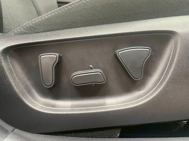 ヤリスクロス ＨＹＢＲＩＤ　Ｚ　ウルバーノ　純正ナビＴＶ　全周囲　追従クルコン　ＥＴＣ　シートヒーター　ハーフレザー　パワーシート　ＬＥＤヘッドライト　ブラインドスポットモニター　オートエアコン　オートライト　ＨＤＭＩ　オートマチックハイビーム（10枚目）