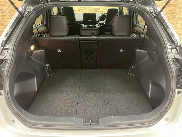 ヤリスクロス ＨＹＢＲＩＤ　Ｚ　ウルバーノ　純正ナビＴＶ　全周囲　追従クルコン　ＥＴＣ　シートヒーター　ハーフレザー　パワーシート　ＬＥＤヘッドライト　ブラインドスポットモニター　オートエアコン　オートライト　ＨＤＭＩ　オートマチックハイビーム（13枚目）