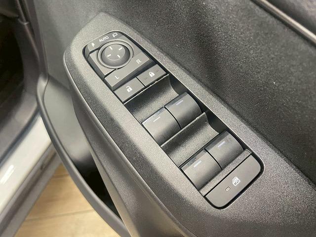 ヤリスクロス ＨＹＢＲＩＤ　Ｚ　ウルバーノ　純正ナビＴＶ　全周囲　追従クルコン　ＥＴＣ　シートヒーター　ハーフレザー　パワーシート　ＬＥＤヘッドライト　ブラインドスポットモニター　オートエアコン　オートライト　ＨＤＭＩ　オートマチックハイビーム（57枚目）