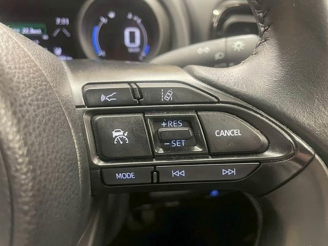 ヤリスクロス ハイブリッドＧ　純正ナビＴＶ　全周囲　追従クルコン　ＥＴＣ　ブラインドスポットモニター　ドライブレコーダー　ＵＳＢポート　オートマチックハイビーム　ステアリングリモコン　純正１６インチアルミ　ＬＥＤヘッドライト（7枚目）