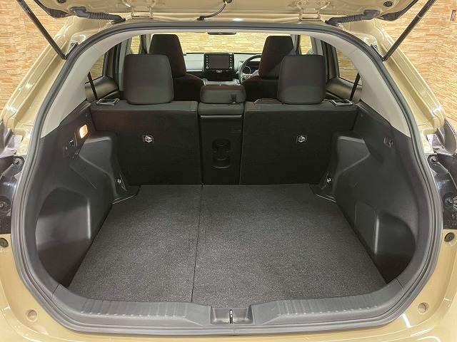 ヤリスクロス ハイブリッドＧ　純正ナビＴＶ　全周囲　追従クルコン　ＥＴＣ　ブラインドスポットモニター　ドライブレコーダー　ＵＳＢポート　オートマチックハイビーム　ステアリングリモコン　純正１６インチアルミ　ＬＥＤヘッドライト（13枚目）