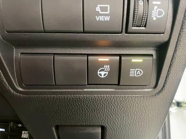 ヤリスクロス ハイブリッドＺ　ウルバーノ　純正ナビＴＶ　全周囲　ハーフレザー　ＥＴＣ　レーダークルコン　ＢＳＭ　オートマチックハイビーム　シートヒーター　ステアリングヒーター　ＬＥＤヘッド　純正１８インチアルミ　スマキープッシュ　ＨＤＭＩ（10枚目）