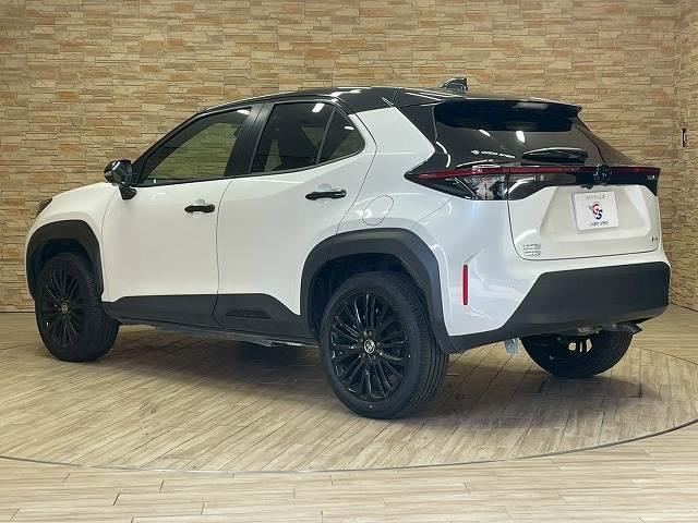 ヤリスクロス ハイブリッドＺ　ウルバーノ　純正ナビＴＶ　全周囲　ハーフレザー　ＥＴＣ　レーダークルコン　ＢＳＭ　オートマチックハイビーム　シートヒーター　ステアリングヒーター　ＬＥＤヘッド　純正１８インチアルミ　スマキープッシュ　ＨＤＭＩ（17枚目）