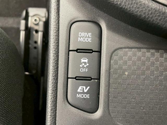 ヤリスクロス ハイブリッドＺ　ウルバーノ　純正ナビＴＶ　全周囲　ハーフレザー　ＥＴＣ　レーダークルコン　ＢＳＭ　オートマチックハイビーム　シートヒーター　ステアリングヒーター　ＬＥＤヘッド　純正１８インチアルミ　スマキープッシュ　ＨＤＭＩ（42枚目）