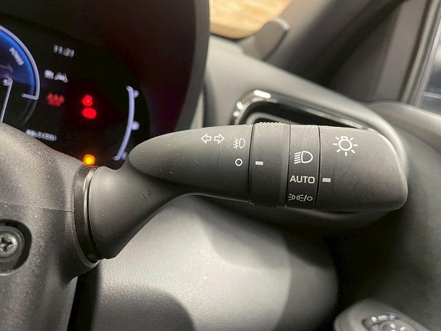 ヤリスクロス ハイブリッドＺ　ウルバーノ　純正ナビＴＶ　全周囲　ハーフレザー　ＥＴＣ　レーダークルコン　ＢＳＭ　オートマチックハイビーム　シートヒーター　ステアリングヒーター　ＬＥＤヘッド　純正１８インチアルミ　スマキープッシュ　ＨＤＭＩ（55枚目）