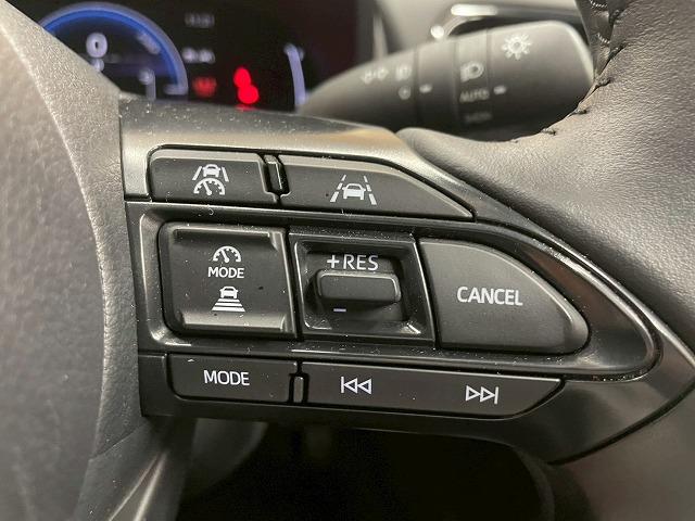 ヤリスクロス ハイブリッドＺ　ウルバーノ　純正ナビＴＶ　全周囲　ハーフレザー　ＥＴＣ　レーダークルコン　ＢＳＭ　オートマチックハイビーム　シートヒーター　ステアリングヒーター　ＬＥＤヘッド　純正１８インチアルミ　スマキープッシュ　ＨＤＭＩ（62枚目）