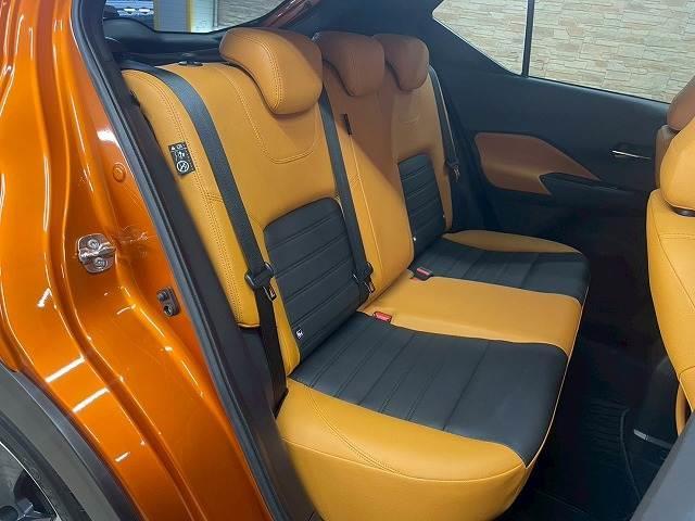 キックス Ｘ　ＦＯＵＲ　ツートーンインテリアエディション　純正ナビＴＶ　全周囲　プロパイロット　ＥＴＣ　デジタルインナーミラー　ドライブレコーダー　ＵＳＢポート　シートヒーター　オートエアコン　ＬＥＤ　純正１７インチアルミ　フォグライト　スマキープッシュ（6枚目）