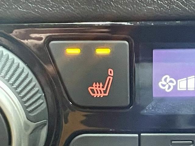 キックス Ｘ　ＦＯＵＲ　ツートーンインテリアエディション　純正ナビＴＶ　全周囲　プロパイロット　ＥＴＣ　デジタルインナーミラー　ドライブレコーダー　ＵＳＢポート　シートヒーター　オートエアコン　ＬＥＤ　純正１７インチアルミ　フォグライト　スマキープッシュ（9枚目）