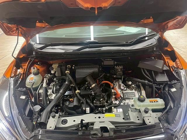 キックス Ｘ　ＦＯＵＲ　ツートーンインテリアエディション　純正ナビＴＶ　全周囲　プロパイロット　ＥＴＣ　デジタルインナーミラー　ドライブレコーダー　ＵＳＢポート　シートヒーター　オートエアコン　ＬＥＤ　純正１７インチアルミ　フォグライト　スマキープッシュ（18枚目）