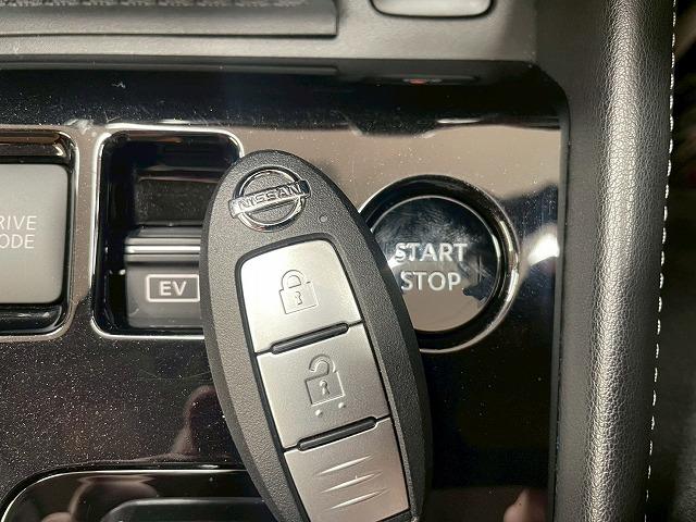 キックス Ｘ　ＦＯＵＲ　ツートーンインテリアエディション　純正ナビＴＶ　全周囲　プロパイロット　ＥＴＣ　デジタルインナーミラー　ドライブレコーダー　ＵＳＢポート　シートヒーター　オートエアコン　ＬＥＤ　純正１７インチアルミ　フォグライト　スマキープッシュ（42枚目）