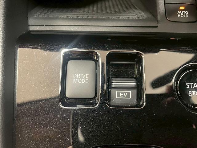 キックス Ｘ　ＦＯＵＲ　ツートーンインテリアエディション　純正ナビＴＶ　全周囲　プロパイロット　ＥＴＣ　デジタルインナーミラー　ドライブレコーダー　ＵＳＢポート　シートヒーター　オートエアコン　ＬＥＤ　純正１７インチアルミ　フォグライト　スマキープッシュ（61枚目）