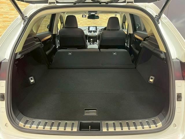 ＮＸ ＮＸ３００ｈ　バージョンＬ　革　ＢＳＭ　メーカーナビ　全周囲モニター　ドライブレコーダー　ＬＥＤヘッドライト　シートヒーター　シートクーラー　電動シート　電動リアゲート　ＥＴＣ　ＢＳＭ　レーンアシスト　追従クルーズコントロール（13枚目）