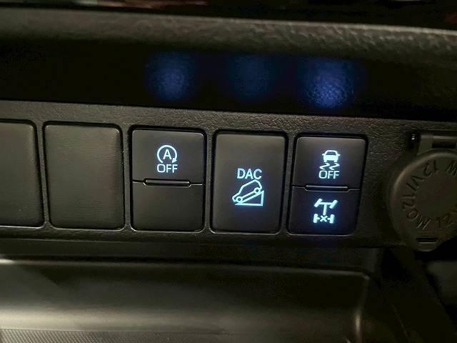 ハイラックス Ｚ　４ＷＤ　ディーゼル　純正ナビ　バックカメラ　ＥＴＣ　フルセグＴＶ　スマートキー　ＬＥＤヘッドライト　ダウンヒルアシストコントロール　スマートキー　プッシュスタート　純正１７インチＡＷ　切り替え４ＷＤ（8枚目）