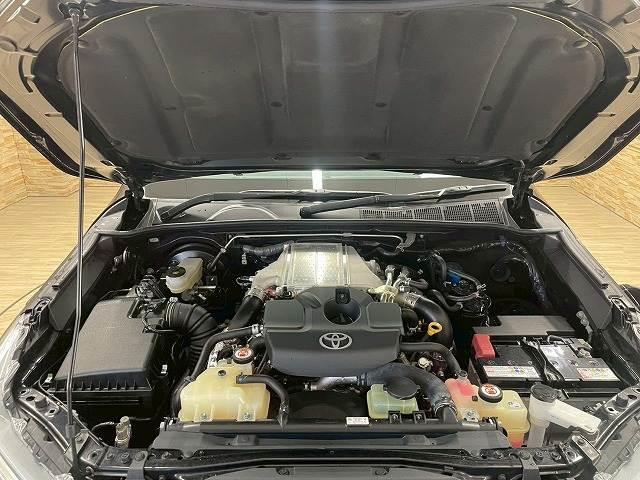 ハイラックス Ｚ　４ＷＤ　ディーゼル　純正ナビ　バックカメラ　ＥＴＣ　フルセグＴＶ　スマートキー　ＬＥＤヘッドライト　ダウンヒルアシストコントロール　スマートキー　プッシュスタート　純正１７インチＡＷ　切り替え４ＷＤ（18枚目）