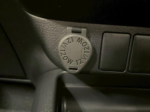 ハイラックス Ｚ　４ＷＤ　ディーゼル　純正ナビ　バックカメラ　ＥＴＣ　フルセグＴＶ　スマートキー　ＬＥＤヘッドライト　ダウンヒルアシストコントロール　スマートキー　プッシュスタート　純正１７インチＡＷ　切り替え４ＷＤ（54枚目）