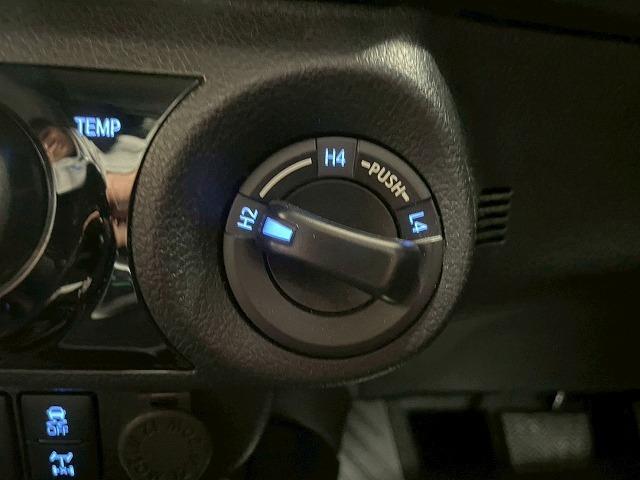 ハイラックス Ｚ　４ＷＤ　ディーゼル　純正ナビ　バックカメラ　ＥＴＣ　フルセグＴＶ　スマートキー　ＬＥＤヘッドライト　ダウンヒルアシストコントロール　スマートキー　プッシュスタート　純正１７インチＡＷ　切り替え４ＷＤ（57枚目）