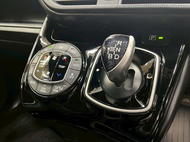 ノア ハイブリッドＳｉ　ダブルバイビーＩＩ　純正１０インチナビＴＶ　後席フリップダウン　スマートキープッシュスタート　クルーズコントロール　シートヒーター　ドライブレコーダー　ビルトインＥＴＣ　両側電動スライド　純正１６インチアルミ　ＬＥＤ（23枚目）