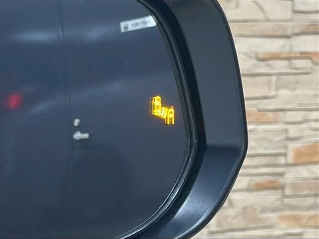 アルファードハイブリッド Ｚ　メーカーナビＴＶ　左右独立ムーンルーフ　レザーシート　シートヒーター　シートベンチレーション　ＨＵＳ　ＢＳＭ　ＨＤＭＩ　デジタルインナーミラー　ＥＴＣ　ＡＣ１００Ｖ　レーダークルコン　電動リアゲート（8枚目）