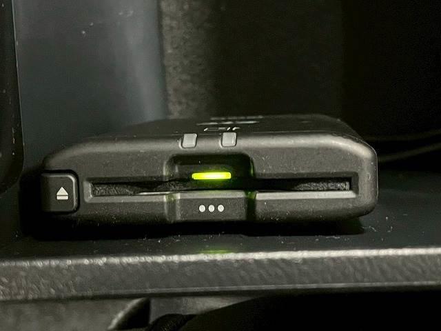 ハイラックス Z GRスポーツ 4WD GRスポーツグリル 軽油 メーカーナビ 全周囲 BSM ETC パドルシフト クリアランスソナー 追従クルコン パワーシート 純正18インチアルミ 2WD4WD切替 ヒルディセントコントロール(8枚目)