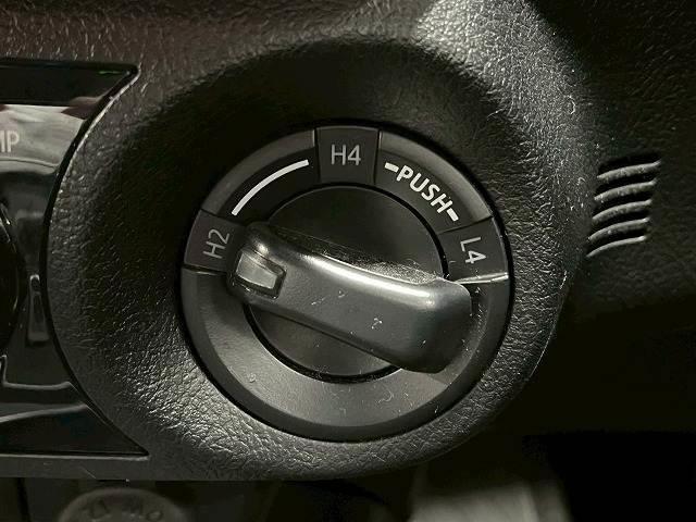 ハイラックス Z GRスポーツ 4WD GRスポーツグリル 軽油 メーカーナビ 全周囲 BSM ETC パドルシフト クリアランスソナー 追従クルコン パワーシート 純正18インチアルミ 2WD4WD切替 ヒルディセントコントロール(11枚目)