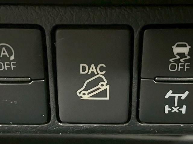 ハイラックス Z GRスポーツ 4WD GRスポーツグリル 軽油 メーカーナビ 全周囲 BSM ETC パドルシフト クリアランスソナー 追従クルコン パワーシート 純正18インチアルミ 2WD4WD切替 ヒルディセントコントロール(12枚目)