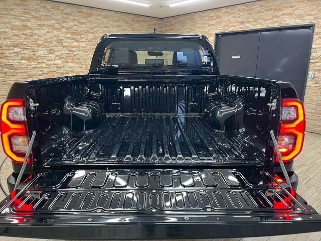 ハイラックス Z GRスポーツ 4WD GRスポーツグリル 軽油 メーカーナビ 全周囲 BSM ETC パドルシフト クリアランスソナー 追従クルコン パワーシート 純正18インチアルミ 2WD4WD切替 ヒルディセントコントロール(13枚目)