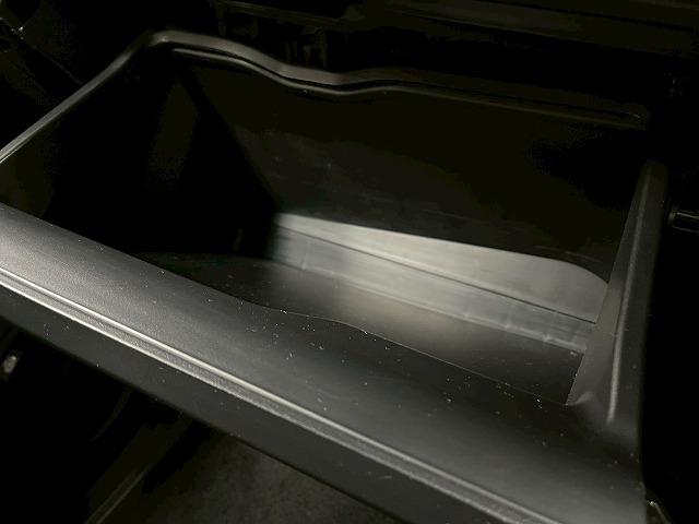 ハイラックス Z GRスポーツ 4WD GRスポーツグリル 軽油 メーカーナビ 全周囲 BSM ETC パドルシフト クリアランスソナー 追従クルコン パワーシート 純正18インチアルミ 2WD4WD切替 ヒルディセントコントロール(22枚目)