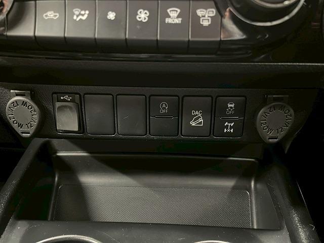 ハイラックス Z GRスポーツ 4WD GRスポーツグリル 軽油 メーカーナビ 全周囲 BSM ETC パドルシフト クリアランスソナー 追従クルコン パワーシート 純正18インチアルミ 2WD4WD切替 ヒルディセントコントロール(30枚目)