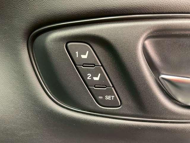 ＺＲ－Ｖ ｅ：ＨＥＶ　Ｚ　４ＷＤ　９型ナビ　ＢＯＳＥ　全周囲　革　フルセグＴＶ　ワイパーデアイサ―　シートヒーター　ワイヤレス充電　シートメモリー　ドラレコ　ＥＴＣ　ＬＥＤヘッドライト　電動リアゲート　純正アルミホイール（44枚目）