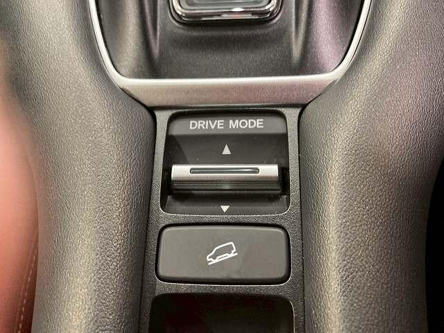 ＺＲ－Ｖ ｅ：ＨＥＶ　Ｚ　４ＷＤ　９型ナビ　ＢＯＳＥ　全周囲　革　フルセグＴＶ　ワイパーデアイサ―　シートヒーター　ワイヤレス充電　シートメモリー　ドラレコ　ＥＴＣ　ＬＥＤヘッドライト　電動リアゲート　純正アルミホイール（54枚目）