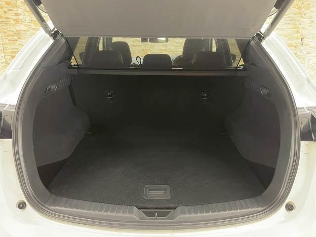 ＣＸ－５ ＸＤ　スポーツアピアランス　追従クルコン　ＢＳＭ　全周囲モニター　ヘッドアップディスプレイ　クリアランスソナー　メモリー付きパワーシート　電動リアゲート　シートヒーター　ワイヤレス充電対応　ＥＴＣ　パドルシフト　皮シート（13枚目）