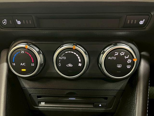 CX-3 XD エクスクルーシブモッズ シートヒーター 追従クルコン BSM ETC ステアリングヒーター ドラレコ 社外19インチアルミ レザーシート 純正ナビ コーナーセンサー シートメモリー レーンキープ オートエアコン(41枚目)