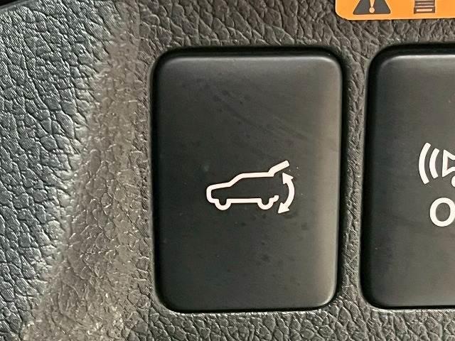 アウトランダーPHEV Gナビパッケージ 純正ナビTV 全周囲 シートヒーター ETC ステアリングヒーター AC1500W 電動リアゲート 純正アルミホイール パワーシート アルカンターラ レーンキープアシスト 衝突軽減ブレーキ ル(10枚目)