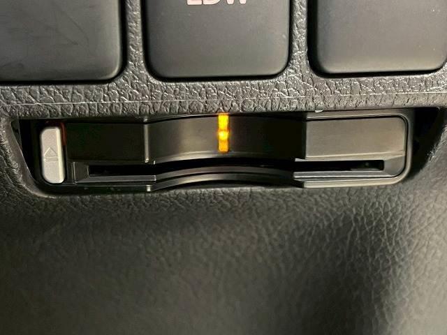 アウトランダーPHEV Gナビパッケージ 純正ナビTV 全周囲 シートヒーター ETC ステアリングヒーター AC1500W 電動リアゲート 純正アルミホイール パワーシート アルカンターラ レーンキープアシスト 衝突軽減ブレーキ ル(12枚目)