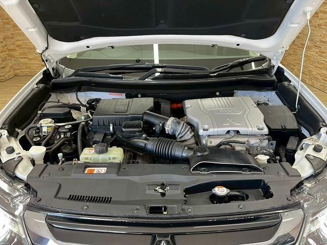 アウトランダーPHEV Gナビパッケージ 純正ナビTV 全周囲 シートヒーター ETC ステアリングヒーター AC1500W 電動リアゲート 純正アルミホイール パワーシート アルカンターラ レーンキープアシスト 衝突軽減ブレーキ ル(18枚目)