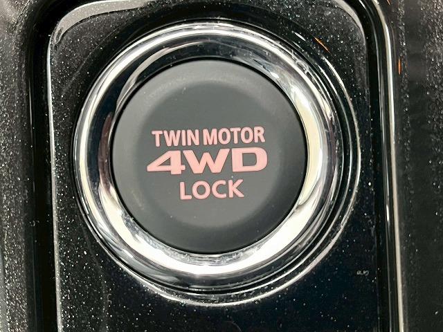 アウトランダーPHEV Gナビパッケージ 純正ナビTV 全周囲 シートヒーター ETC ステアリングヒーター AC1500W 電動リアゲート 純正アルミホイール パワーシート アルカンターラ レーンキープアシスト 衝突軽減ブレーキ ル(28枚目)