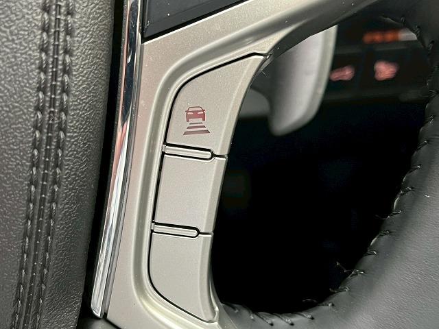 アウトランダーPHEV Gナビパッケージ 純正ナビTV 全周囲 シートヒーター ETC ステアリングヒーター AC1500W 電動リアゲート 純正アルミホイール パワーシート アルカンターラ レーンキープアシスト 衝突軽減ブレーキ ル(47枚目)