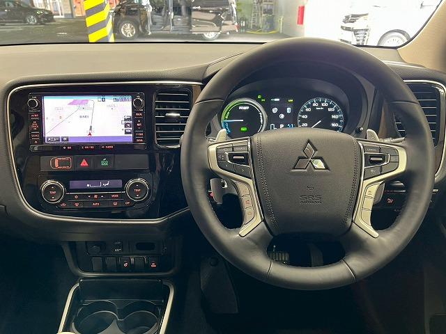 アウトランダーPHEV Gナビパッケージ 純正ナビTV 全周囲 シートヒーター ETC ステアリングヒーター AC1500W 電動リアゲート 純正アルミホイール パワーシート アルカンターラ レーンキープアシスト 衝突軽減ブレーキ ル(51枚目)