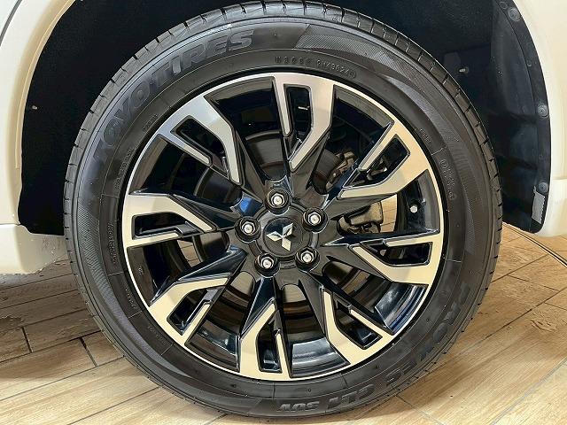 アウトランダーPHEV Gナビパッケージ 純正ナビTV 全周囲 シートヒーター ETC ステアリングヒーター AC1500W 電動リアゲート 純正アルミホイール パワーシート アルカンターラ レーンキープアシスト 衝突軽減ブレーキ ル(68枚目)