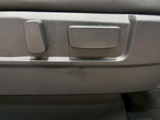 アウトランダーPHEV Gナビパッケージ 純正ナビTV 全周囲 シートヒーター ETC ステアリングヒーター AC1500W 電動リアゲート 純正アルミホイール パワーシート アルカンターラ レーンキープアシスト 衝突軽減ブレーキ ル(70枚目)