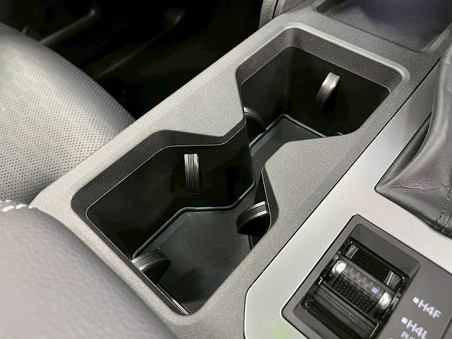 ランドクルーザー250 VX 12.3型メーカーナビ 全周囲 サンルーフ 追従クルーズコントロール ブラインドスポットモニター デジタルインナーミラー シートヒーター ベンチレーション ステアリングヒーター 電動リアゲート ETC(46枚目)