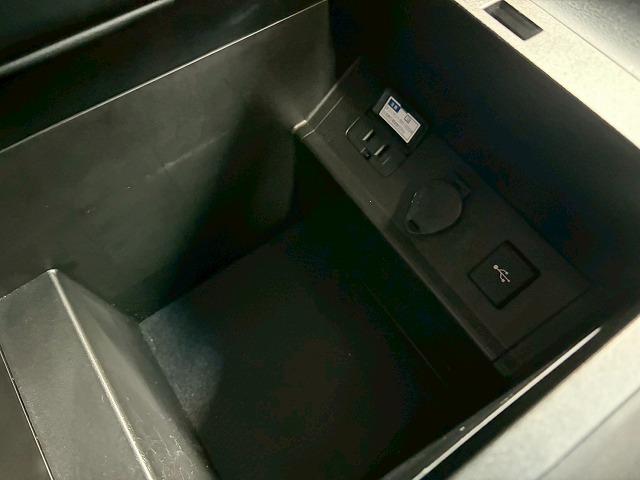 ヴェルファイアハイブリッド ゴールデンアイズII 純正ナビTV 両側電動 BSM ETC AC100V レーダークルーズコントロールシステム アップルカープレイ アルカンターラシート 電動リアゲート デジタルインナーミラー ドラレコ Wエアコン(41枚目)