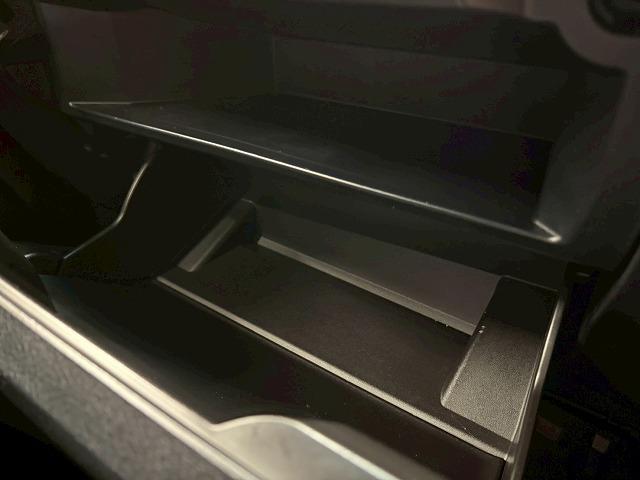 ヴェルファイアハイブリッド ゴールデンアイズII 純正ナビTV 両側電動 BSM ETC AC100V レーダークルーズコントロールシステム アップルカープレイ アルカンターラシート 電動リアゲート デジタルインナーミラー ドラレコ Wエアコン(42枚目)