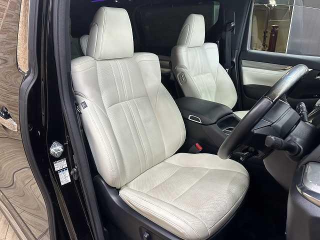 アルファードハイブリッド エグゼクティブラウンジＳ　モデリスタエアロ　後席モニター　全周囲　サンルーフ　ホワイトレザー　ＡＣ１００Ｖ　ＪＢＬサウンド　シートヒーター・クーラー　ＨＤＭＩ　エグゼクティブラウンジ専用アルミホイール　ステアリングヒーター（5枚目）