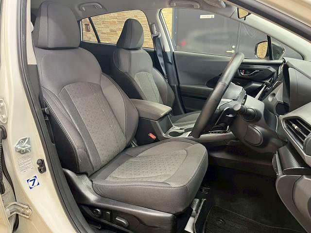 各ブランドのシートカバー取り扱っております、自慢の愛車をアレンジしましょう☆