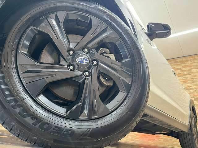 純正１７インチアルミを装備！各種アルミホイール・タイヤカスタムもご相談下さい。