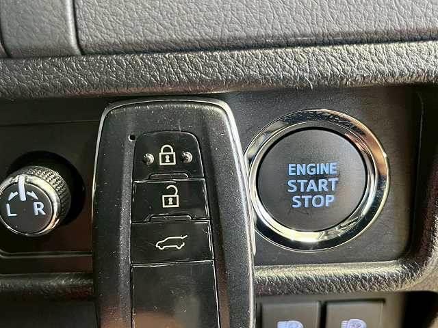 ランドクルーザープラド ＴＸ　Ｌパッケージ　マットブラックエディション　特別仕様　マットブラック加飾　サンルーフ　７人乗　純正ナビ　バックカメラ　レザーシート　電動シート　シートヒーター　シートエアコン　追従クルーズコントロール　レーンアシスト　センターデフロック　ＬＥＤ（12枚目）